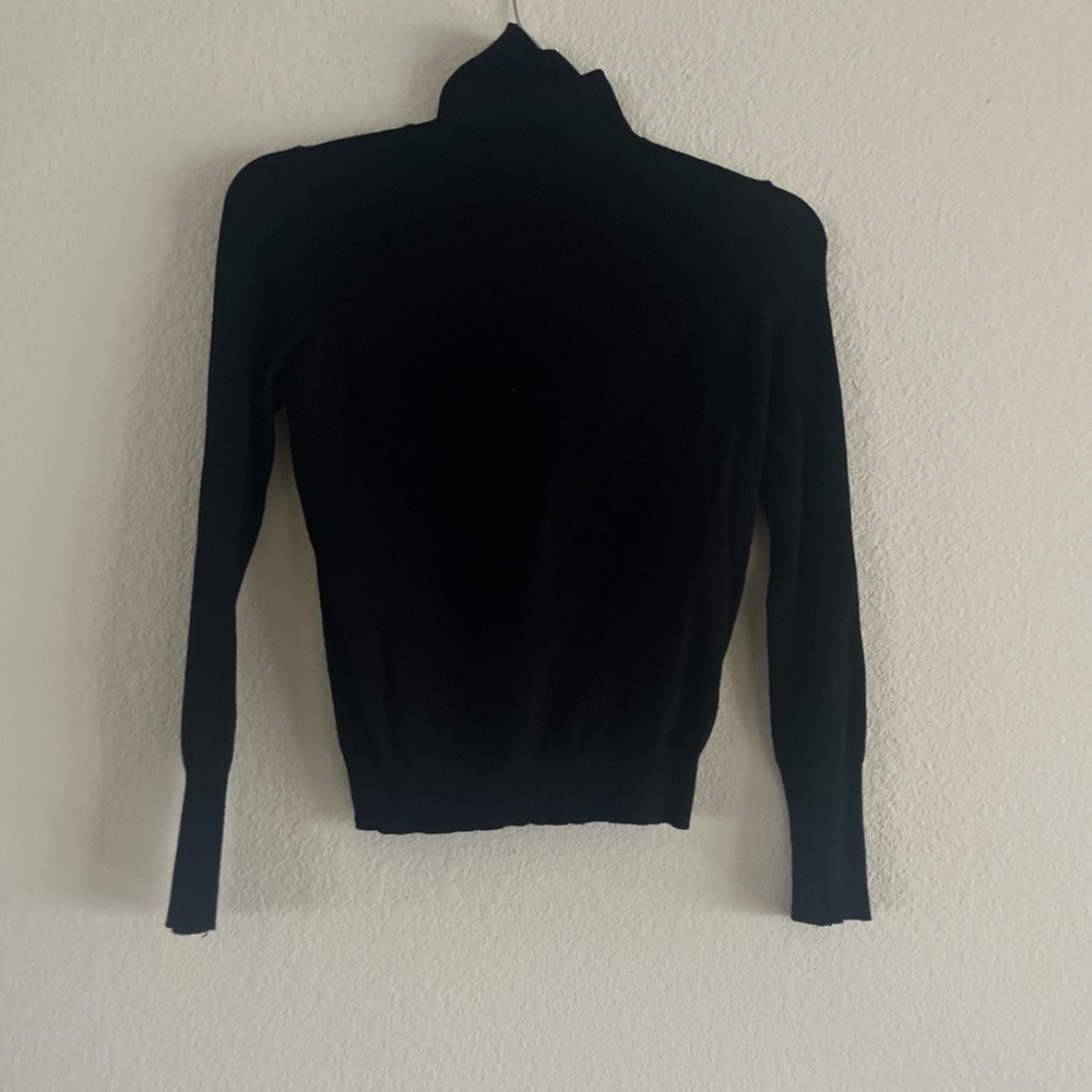 BLACK TURTLE NECK